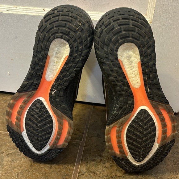 Adidas running shoes - Picture 2 of 6